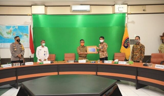 Pemkot Tarakan Terima Piagam Penghargaan dari Menteri Keuangan atas Raihan Opini WTP