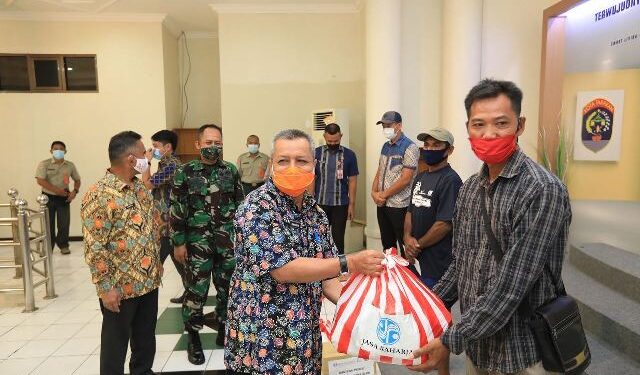 Bantuan Disalurkan Kepada 99 KK Terdampak Tanah Longsor