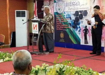 Buka Fashion Show Busana Batik, Wakil Wali Kota Pesan Pandemi Tidak Boleh Surutkan Semangat Bekerja