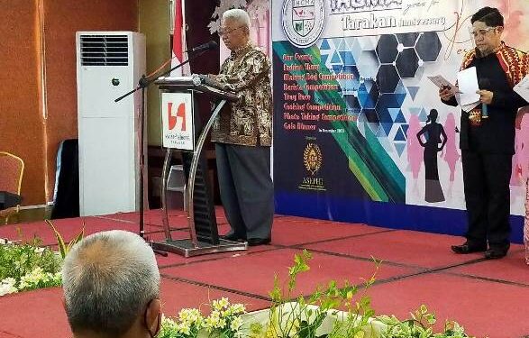 Buka Fashion Show Busana Batik, Wakil Wali Kota Pesan Pandemi Tidak Boleh Surutkan Semangat Bekerja