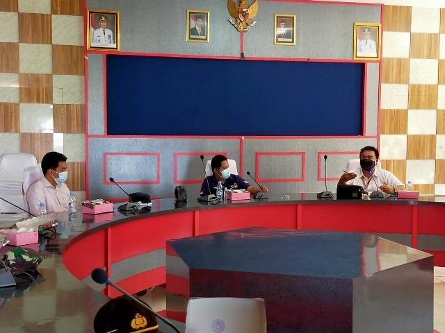 Beri Waktu 12 Jam Bagi Tim Paslon Bersihkan APK