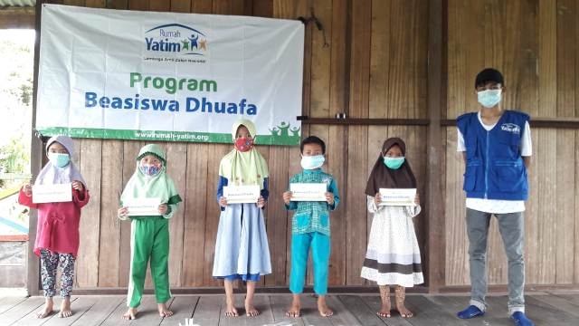 Salurkan Beasiswa Duafa kepada 36 Pelajar TK dan SD di Tanjung Buka