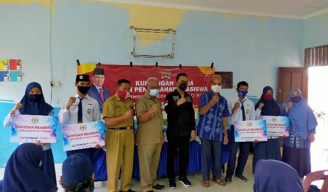 Salurkan Beasiswa dari Pemerintah Pusat, Hasan Basri Tunaikan Janji Berbuat Terbaik untuk Kaltara