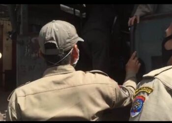 Satu Jukir Liar Menantang Petugas Satpol PP Saat Ditertibkan