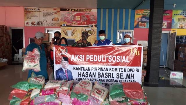 Salurkan Bantuan Beras 1 Ton, Hasan Basri Ajak BUMN Ikut Ringankan Beban Warga Terdampak Kebakaran di Nunukan