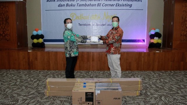 KPwBI Provinsi Kaltara Salurkan 48 Paket Sarana Prasarana Pendidikan dan Tambahan Buku Koleksi BI Corner