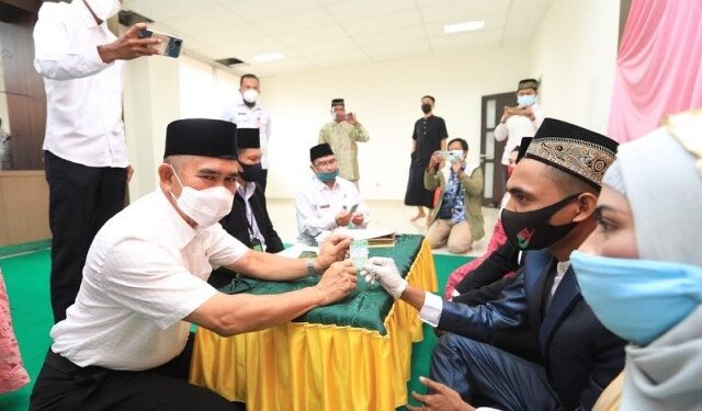 Jadi Saksi Pernikahan, Wali Kota Janjikan Balai Nikah Permanen di MPP