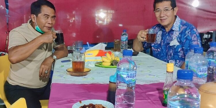 Meski Jabat Gubernur Kaltara, Gubernur Masih Suka Makan di Pinggir Jalan