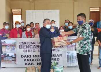 Anggota DPRD Nunukan Beri Bantuan Sembako untuk Warga Terdampak Banjir di Sembakung