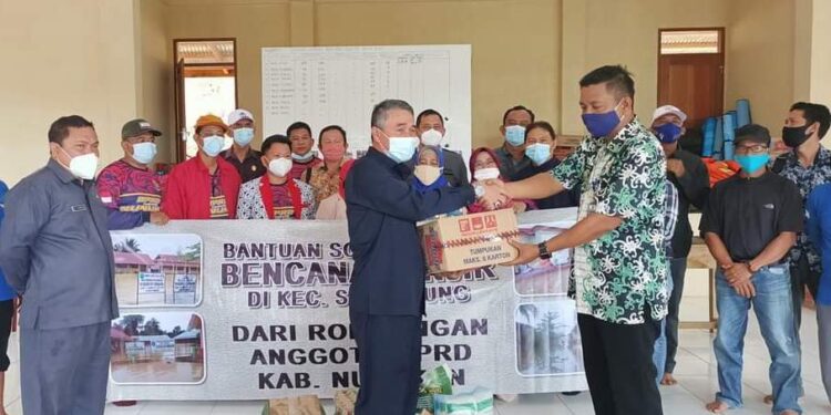 Anggota DPRD Nunukan Beri Bantuan Sembako untuk Warga Terdampak Banjir di Sembakung