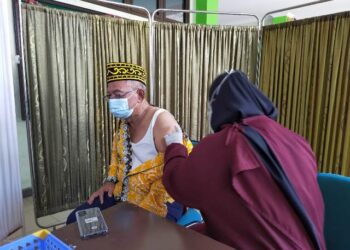 Wakil Wali Kota Tarakan dan Istri Ikut Vaksinasi Covid-19 di Puskesmas Gunung Lingkas