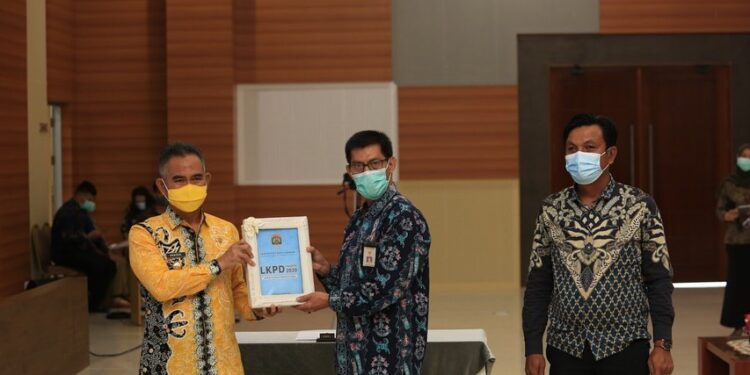 Serahkan LKPD, Wali Kota Target Pertahankan WTP dan Tingkatkan Grade