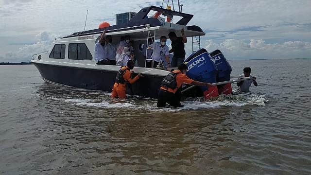 Salah Jalur, SB Mayonka Adventure Kandas di Muara Sungai Tanjung Selor