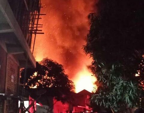 Api Membara di Selumit Pantai Hanguskan 6 Rumah