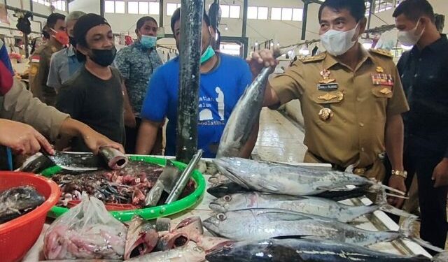 Kunjungi Pasar Induk, Gubernur Serap Keluhan Pedagang