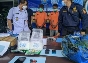 Kakek 69 Tahun Nekad Bawa Sabu 2 Kg, Aparat juga Amankan Satu Tersangka Lainnya