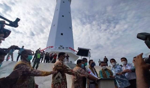 Dirjen Perhubungan Laut Resmikan Menara Suar Tanjung Batu