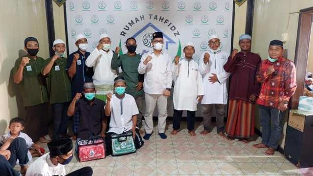 Senator Hasan Basri Beri Bantuan Sekaligus Silaturrahmi ke Yayasan Bina Al Karima Tarakan