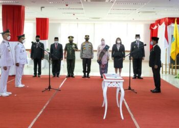 Lantik Bupati dan Wabup Malinau, Gubernur Zainal Harap Pembangunan Malinau Lebih Baik