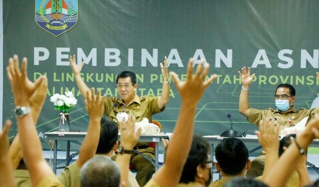 Beri Pembinaan, Wagub Minta ASN Fokus Bekerja untuk Masyarakat