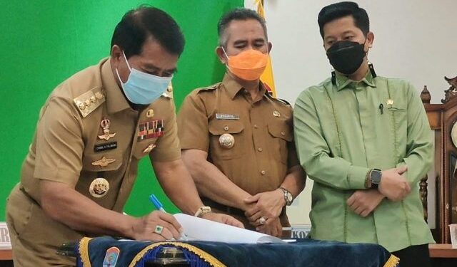 Pemprov Kaltara Serahkan Gedung DPRD Tarakan, Pemkot Berikan VIP Room Bandara Juwata Tarakan