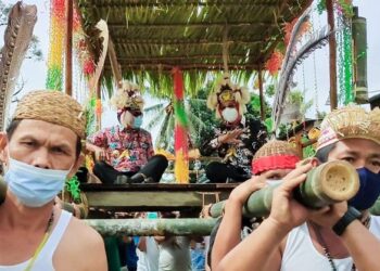 Gubernur dan Wagub Hadiri Syukuran Selesai Panen Padi Desa Long Pari