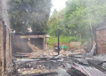 Rumah Milik Pengusaha Batu Bata Dilahap Api