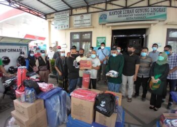 Wali Kota Khairul Serahkan Bantuan Warga Terdampak Kebakaran di Kelurahan Gunung Lingkas