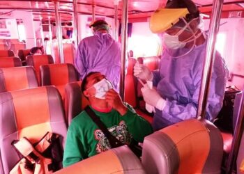 Kru Kapal dan Penumpang Diperiksa dengan Rapid Test Antigen