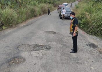 Gubernur Zainal ingin Jalan Berlubang di Sepanjang Km 9 Diperbaiki