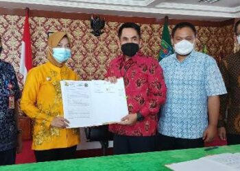 Terima Hibah BMN, Bupati Laura Berharap Bantuan Terus  Berlanjut