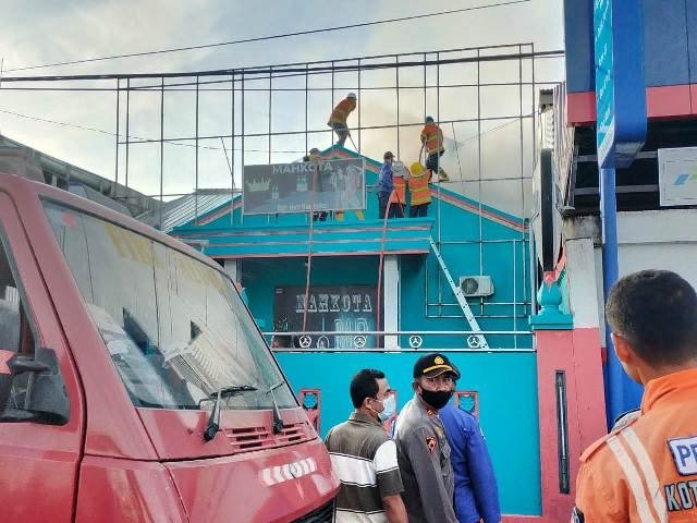 Bar dan Karaoke Mahkota Nyaris Dilahap si Jago Merah