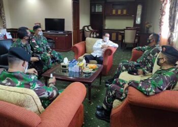 Terima Kunjungan Kapusjianstra Mabes TNI, Sekda Serfianus Bahas Pengelolaan Perbatasan