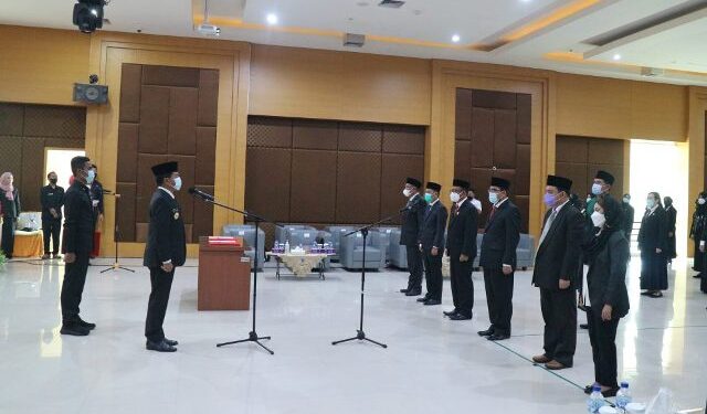 Lantik Dewas dan Pejabat Fungsional RSUD Tarakan, Gubernur Zainal Ingatkan Jabatan adalah Amanah yang Harus Dilaksanakan dengan Baik