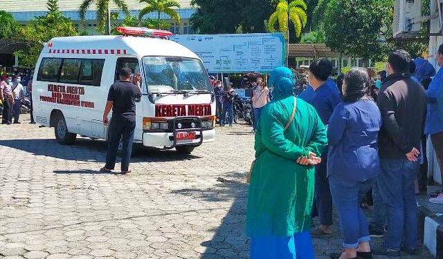 Keluarga Besar Almarhum dan RSUD Tarakan Lepas Kepergian Satu Tenaga Kesehatan yang Meninggal karena Terpapar Covid-19