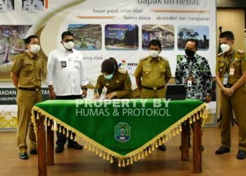 Bupati Laura Resmikan Pemanfaatan Sistem BAPAK TIRI HEBAT, Tak Lagi Repot Bayar Pajak Daerah