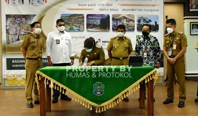 Bupati Laura Resmikan Pemanfaatan Sistem BAPAK TIRI HEBAT, Tak Lagi Repot Bayar Pajak Daerah