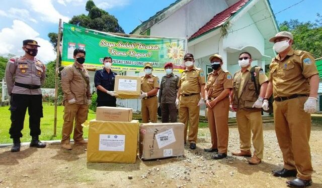 Serahkan Bantuan Obat-obatan, Gubernur Zainal Kembali Imbau Masyarakat Terapkan Prokes
