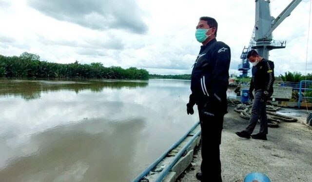 Gubernur Zainal Meninjau Potensi Pelabuhan Sungai di Bulungan