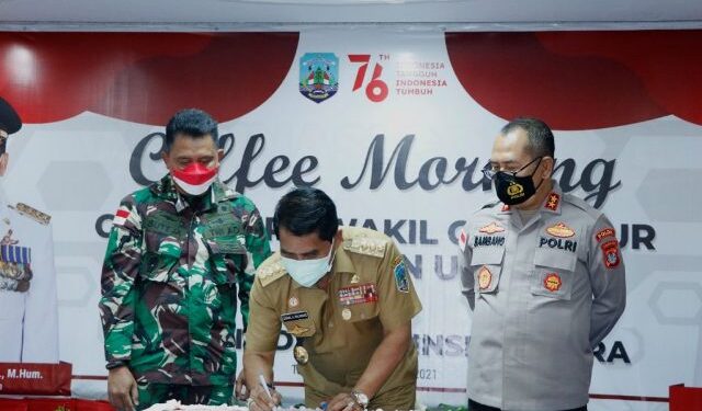 Kebut Vaksinasi, Gubernur Zainal Resmikan Beroperasinya Mobile Vaccinator