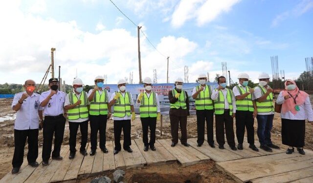 Wali Kota Khairul Lakukan Peletakkan Batu Pertama Dimulainya Pembangunan Gedung SMPN 11 Tarakan