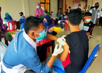 Difasilitasi Deddy Yevri Hanteru Sitorus, 875 Dosis Vaksin Tahap Kedua Didistribusikan ke Masyarakat