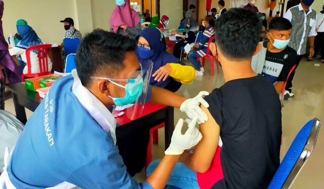 Difasilitasi Deddy Yevri Hanteru Sitorus, 875 Dosis Vaksin Tahap Kedua Didistribusikan ke Masyarakat