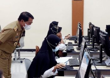 Tinjau Seleksi PPPK Guru, Gubernur Zainal Harapkan Peserta Raih Hasil Maksimal