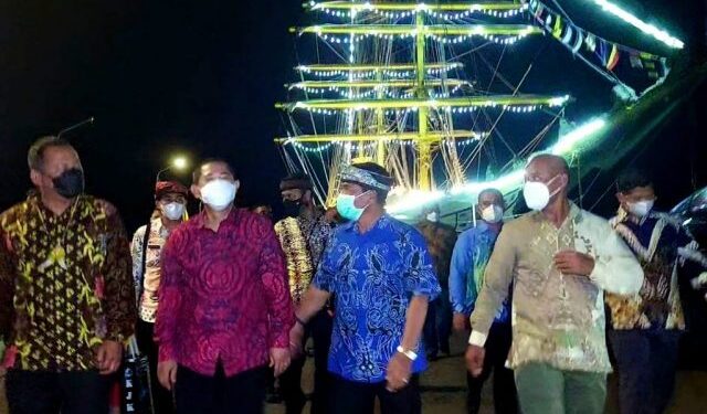 Tiba di Kaltara, Gubernur Zainal Antusias Sambut Kedatangan KRI Bima Suci