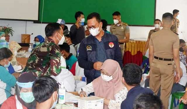 Tinjau Vaksinasi di SMKN 2 Tarakan, Hasan Basri Sampaikan Perjuangannya untuk Kuota Vaksin Kaltara