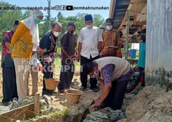 Bupati Laura Kagum dan Terharu Atas Upaya Warga Bangun Masjid dengan Kerja Bhakti