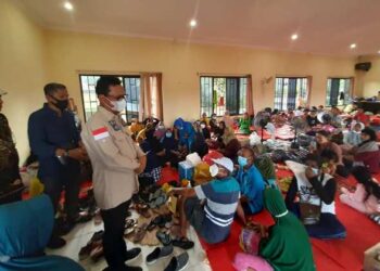 Peduli Kebakaran di Sebengkok, Hasan Basri Serahkan Bantuan Kebutuhan Pokok