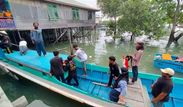 Terkumpul Rp 20 Juta dari Hasil Penggalangan Dana, Dibelikan Perahu untuk Sanusi