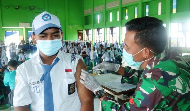 Serbuan Vaksinasi Kodim 0907/Trk Sasar Pelajar SMKN 2 Tarakan
